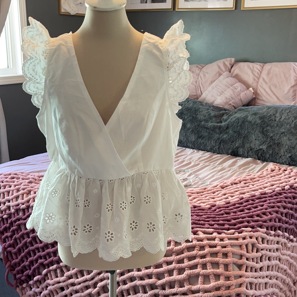 White 0x lace top - Picture 7 of 8